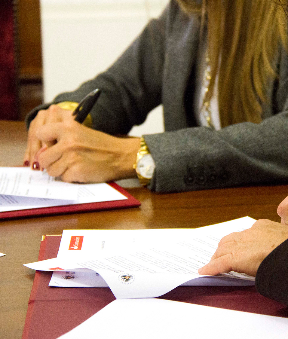 Firmadle convenios de la Universidad de Granada